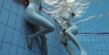 su altı striptiz