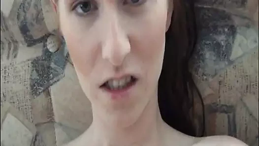 Esmer sisi tarafından sikimi emdiriyorum