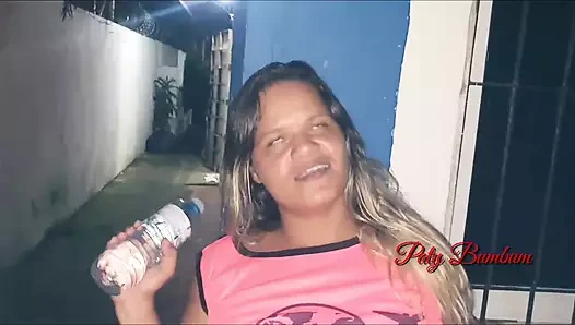 Siyah yarağını üzerime koyana kadar kişisel antrenörümü baştan çıkarıyorum