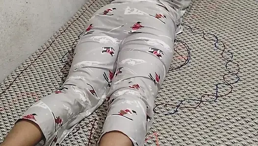 Cute desi bhabhi ki Desi thukai