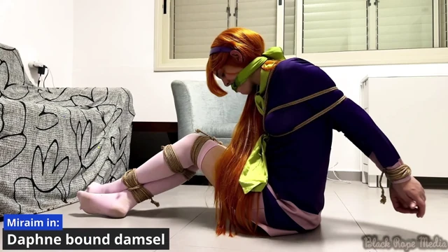 Bağlı Damsel Daphne Blake