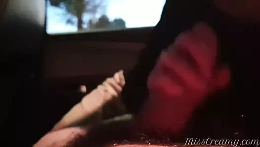 Riskli kamu oral seks içinde araba park ve o boşalan ile dil