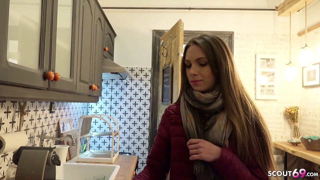 Alman izci - dökümde sıska genç veronika için derin anal