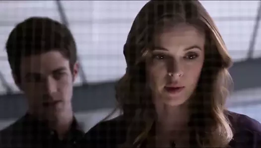 Sıcak milf hile öpücük sahne