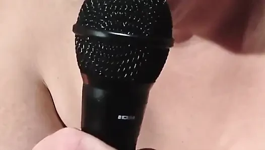Annenin sikişen yarağının üstüne kayacağım