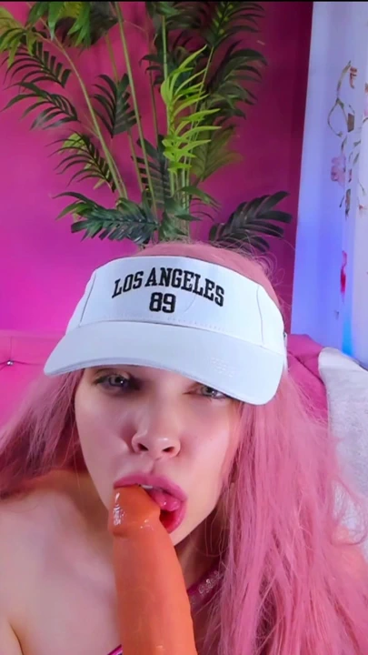 Yapay penisle oral seks