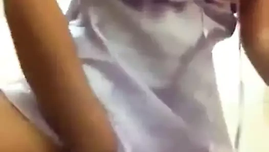 Asya genç bebek yanıp sönen büyük boob içinde oda