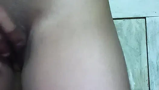 Ateşli üniformalı ıslak seksi götünden sikiliyor
