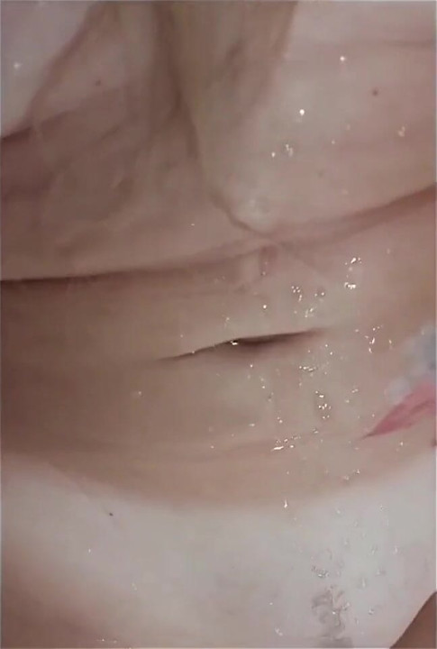 Süper bronzlaşmış vücuduma büyük işiyorum