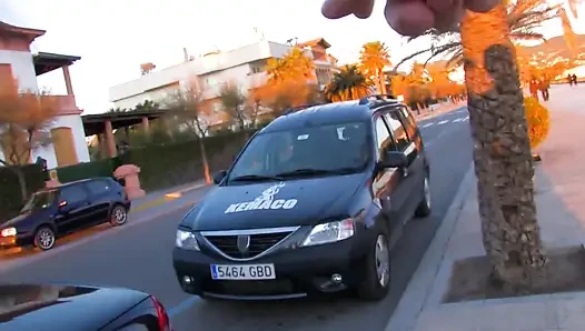 önce ateş ediyor, sonra gırtlağına kadar alıyor