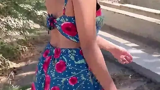 Kız arkadaşım durmadan sikimin üzerinde inliyor