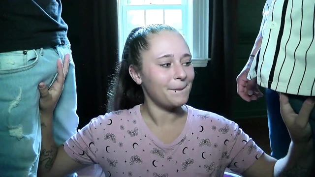 Her iki ucunda da dölleniyor