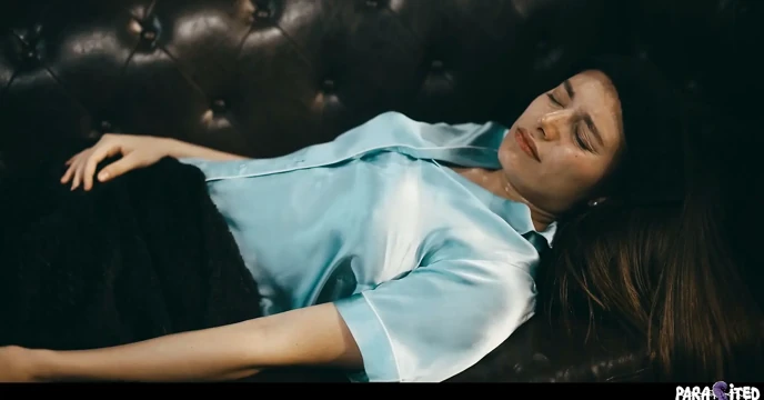 Parasite Ella Hughes Kızıl Lezdom Seks