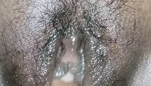 Mare biwi ki kali chut