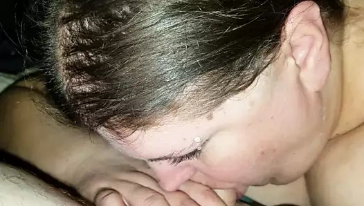 Seksi kıvrımlı carla yatmadan önce biraz kafa