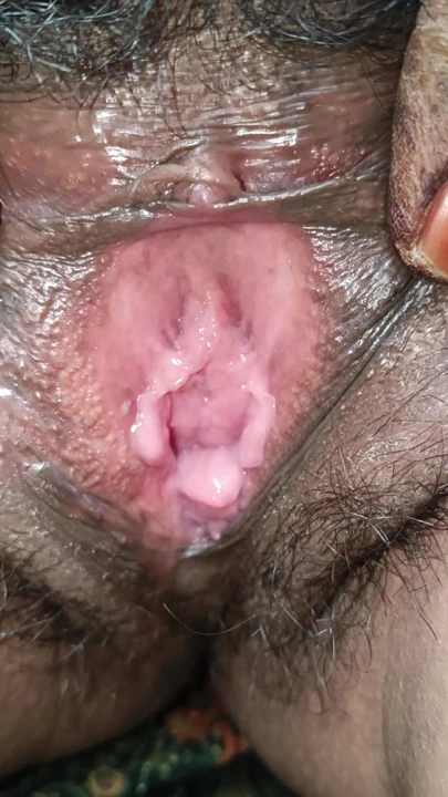 Kıllı pembe amcık gösterisi yakın çekim