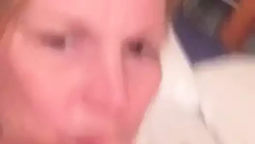 Sarışın milf istiyor boşalmak