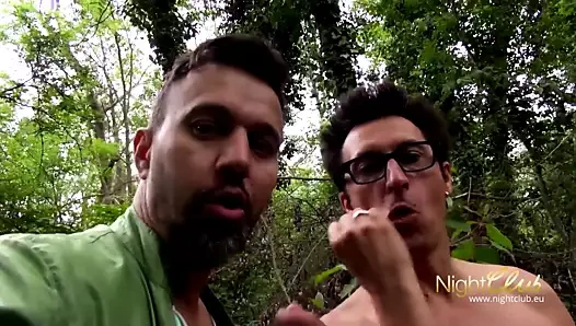 Sıcak milf sikikleri içinde the orman