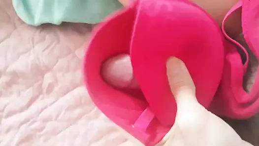 Kuzen kız kardeş sutyen boşalıyor
