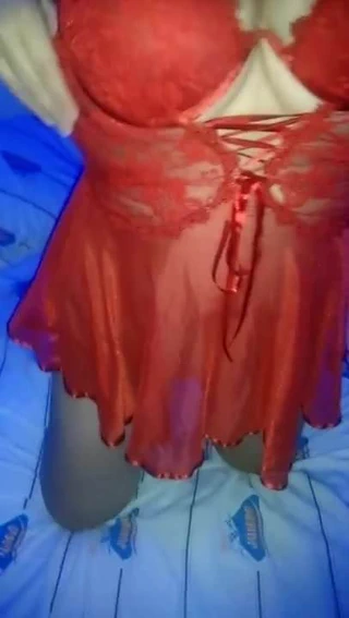 Amiga de camisola grandes seios na frente meu marido 2