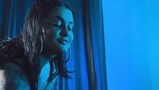 Ağzınla parmaklarımı takdir ediyorum