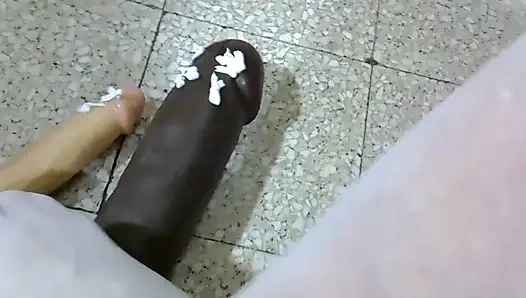 Profesör Gres taşaklara kötü muamele çekiyor