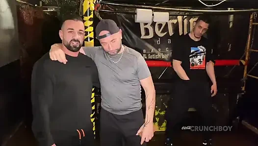 Giusseppe heteroseksüel latin tarafından çok seksi sikiliyor