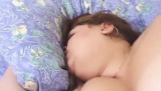 Büyük memeli esmer orta yaşlı seksi kadın Noel Baba'nın yarağını derine alıyor