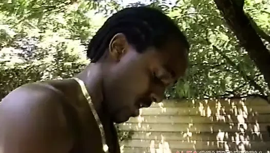 Sik beni burada gölgede