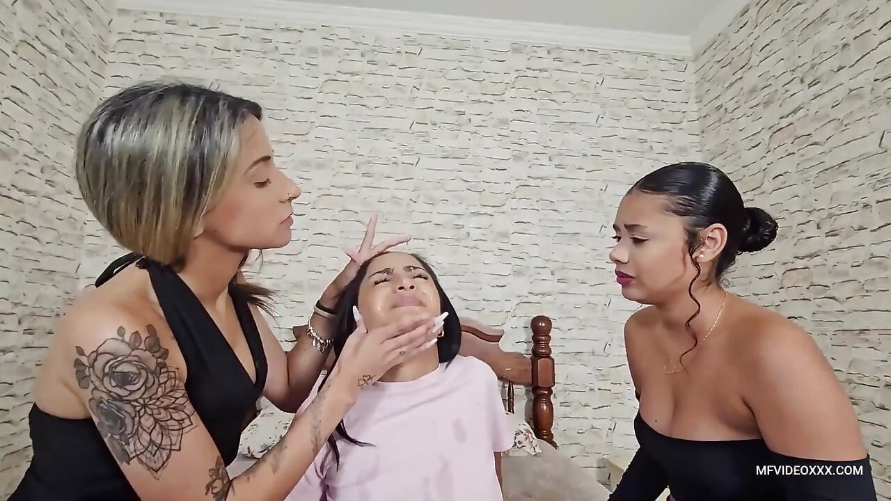 Beyaz ve gooey saliva ile şaka