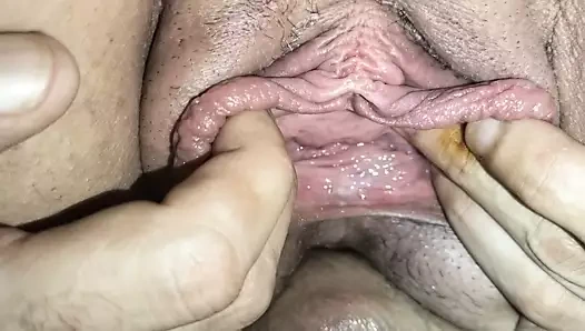 Seksi eş pompalar ona kedi Başlarken o güzel ve şişman alır parmaklı için büyük fışkırtma sonra sürmek büyük horoz memeler sıçrama