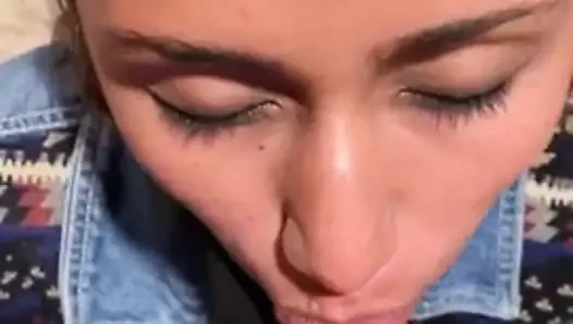 Oral seks içinde the erkekler s banyo at festival