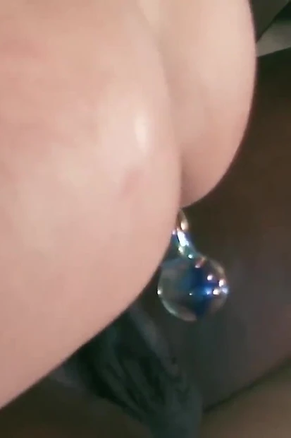 Горячая милфа Sofie Marie жаждет двух хуев внутри ее киски