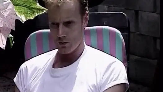 Almanya'dan sarışın kız üçlü sekste sikiliyor