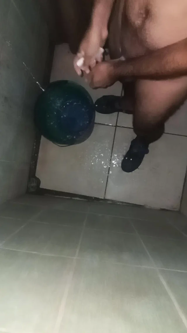 Jerk boy roasts his handjobs more than three times a day in the shower