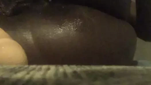 Yukarı ve kıçımı sikmek istedim