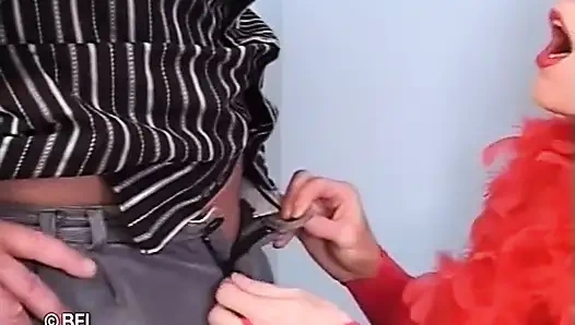 Orta yaşlı seksi kadın eğitimi