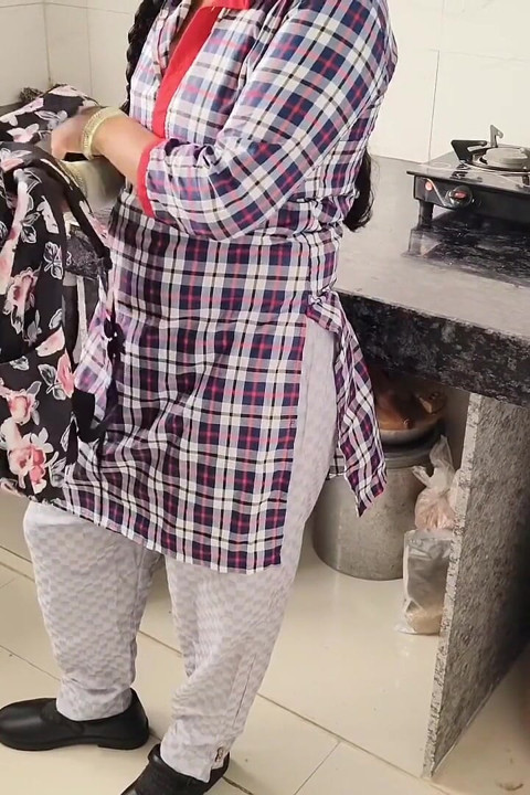 Hintli üniversiteli kız ilk kez seks videosu
