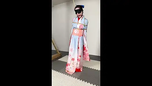 Güneşli bir günde kimono giymenin doruk versiyonu