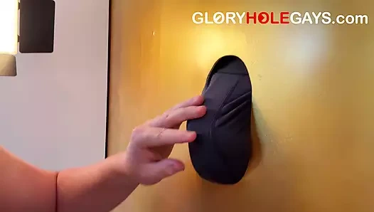 Uzun sünnetik sikiş deliğinde ağzımdaki amcığı sikiyor ve derinden döllüyor