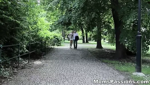 Annelerin tutkuları - romantik üvey anneyle sevişmek