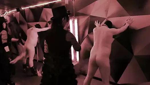 Fransız dominatrix sahibe Claudiacuir nuit girl power paris'te