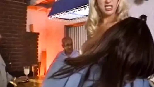 Büyük boob sarışın anal 3some seks