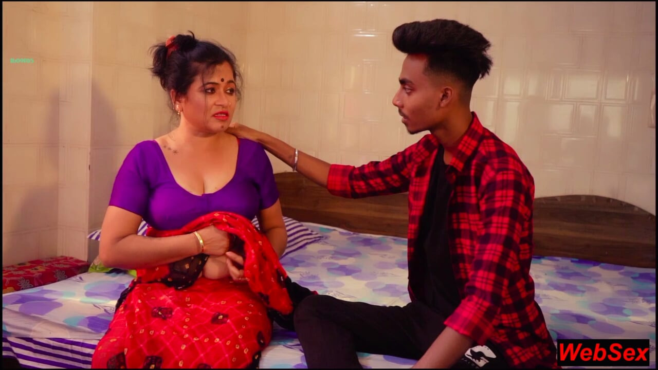 Beautiful Bengali Kamwali Bhabhi Sudden Sex with College Boy! Indian Sex