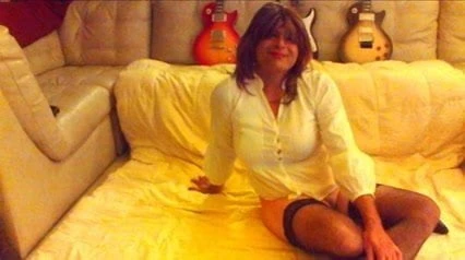Louise kırmızı ve beyaz
