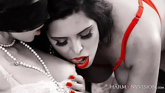 Erotik hatunlar mastürbasyon yapıyor