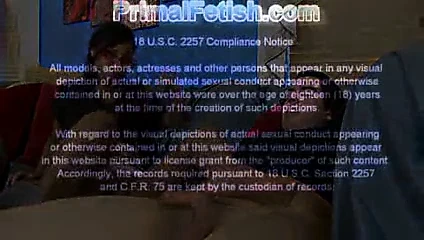 Sevimli asosyal kız içinde gözlük footjob