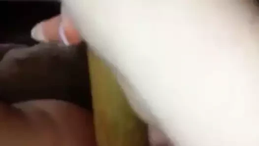 İri güzel sürtük erkek delisi yarasa sikişiyor 1