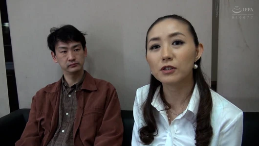 H069G03 Kötü bir kadın alışkanlığı olan kocasından vazgeçen ve kendi evinde berber dükkanı işleten bekar bir anne ilk av görünümünü yapıyor! Taut güzel büyük memeli güzel olgun kadın mr./ms. uzun zamandır ilk kez seks yapıyor!