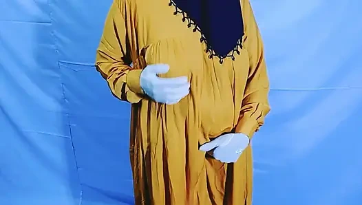 Hintli güzel kadın giyim fabrikasında çalışırken sikiliyor